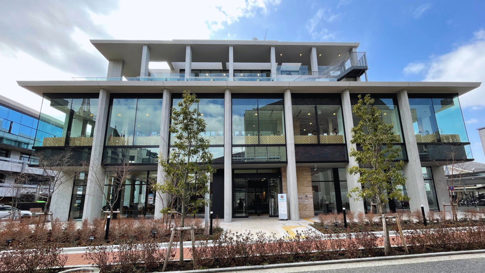 神奈川県立図書館 新館